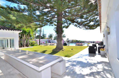 Villa en Elviria con preciosas vistas al mar en venta