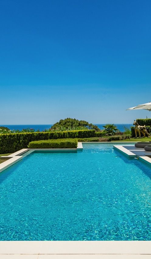 Moderne Villa mit Panoramablick auf das Meer an der Goldenen Meile von Marbella