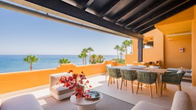 Renovated Coastal Apartment with Sea Views and Refined Interiors – Los Granados del Mar, Estepona East