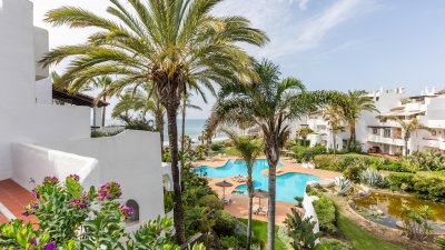 Beachside Duplex Penthouse with Sea Views - Puerto Banús