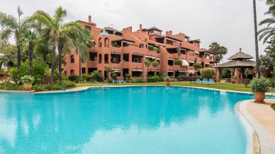 Traditional Style Duplex Penthouse with Private Pool