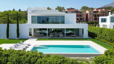 Luxurious Villa in Prime Location on Marbella's Golden Mile