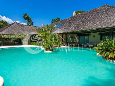 Villa en venta en Rio Real Golf, Marbella Este