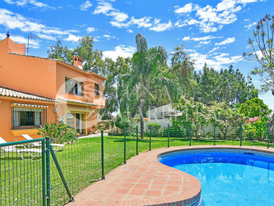 Villa for sale in Marbella Golden Mile