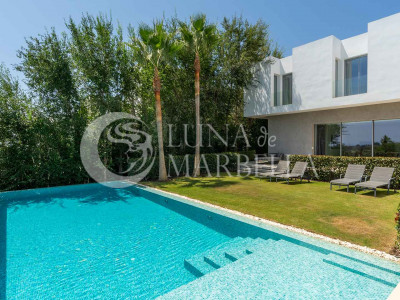 Villa en venta en Benahavis