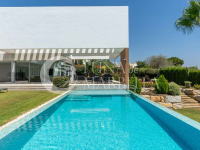 Villa en venta en Benahavis