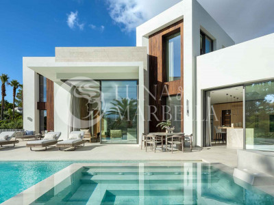 Villa en venta en Nueva Andalucia