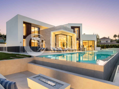 Villa en venta en Nueva Andalucia