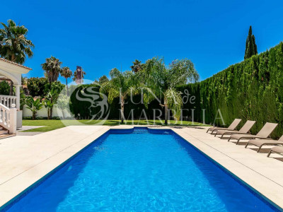 Villa en venta en Nueva Andalucia