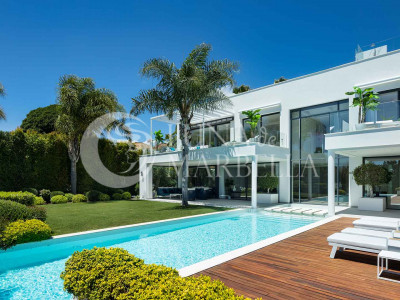 Villa for sale in Marbella East