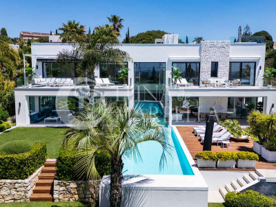 Villa for sale in Marbesa, Marbella East