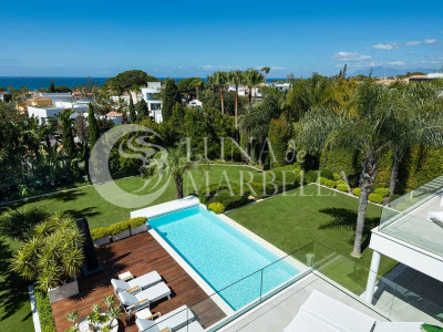 Villa for sale in Marbella East