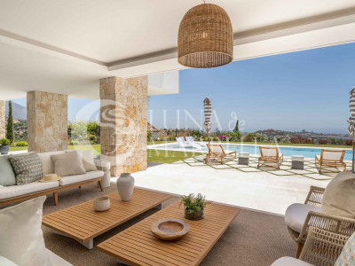 Villa for sale in Benahavis