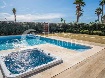 Villa for sale in Estepona