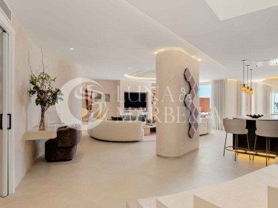 Penthouse for sale in Marbella East