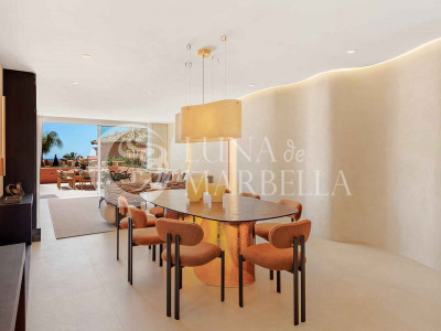 Penthouse for sale in Marbella East