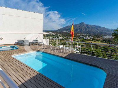 Penthouse for sale in Nueva Andalucia