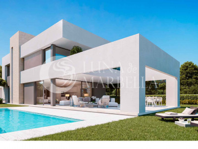 Villa for sale in Elviria, Marbella East