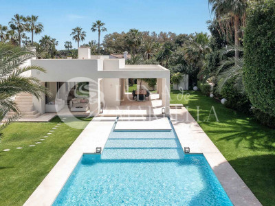 Villa for sale in Marbella East