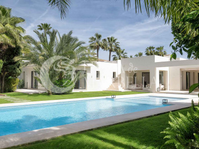 Villa for sale in Marbella East