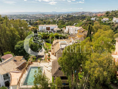 Villa for sale in Benahavis