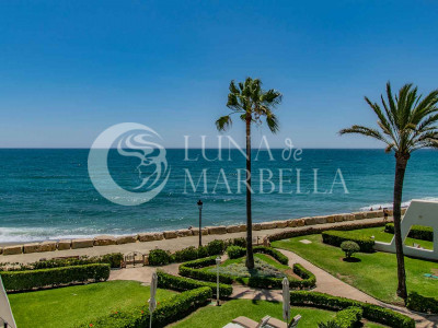 Adosado en venta en Coral Beach, Marbella Golden Mile