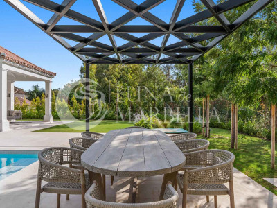 Villa for sale in Nueva Andalucia