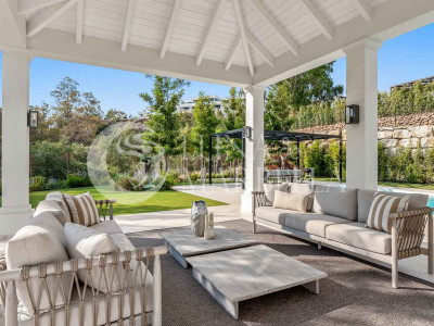 Villa for sale in Nueva Andalucia