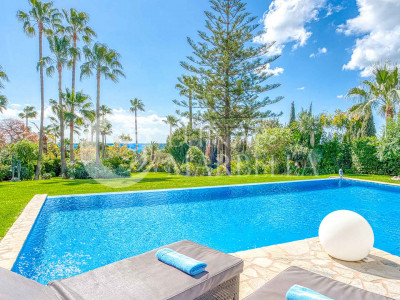 Villa for sale in Marbella East