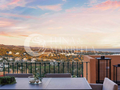 Penthouse for sale in Les Belvederes, Nueva Andalucia