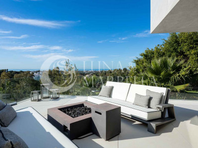 Villa en venta en El Herrojo, Benahavis