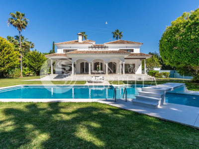Villa en venta en Guadalmina Baja, San Pedro de Alcantara