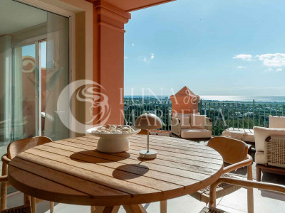 Apartamento en venta en Monte Halcones, Benahavis