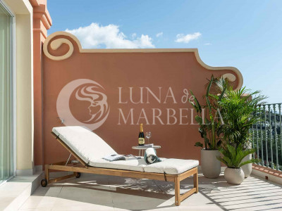 Apartamento en venta en Benahavis