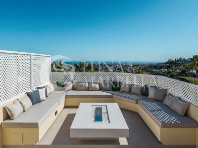 Adosado en venta en La Quinta Hills, Benahavis
