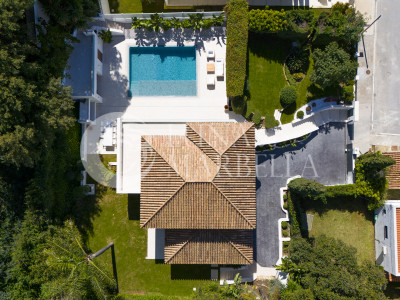 Villa en venta en Elviria, Marbella Este