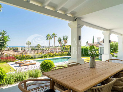 Villa for sale in Nueva Andalucia