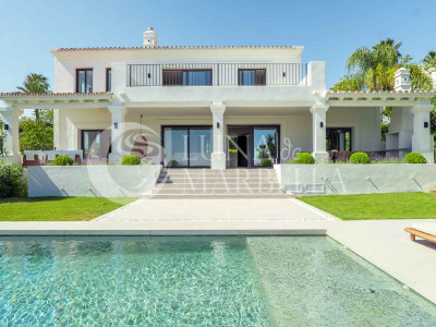 Villa for sale in Los Naranjos Golf, Nueva Andalucia
