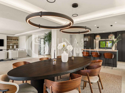Villa for sale in Nueva Andalucia