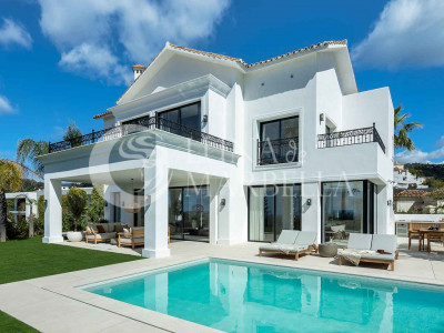Villa en venta en Los Arqueros, Benahavis
