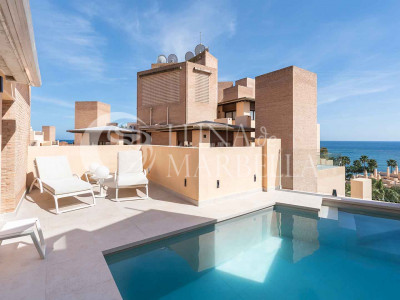 Ático en venta en Bahia de la Plata, Estepona