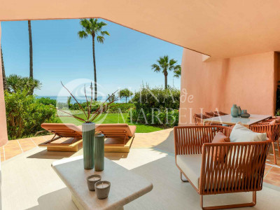Apartment for sale in Menara Beach, Estepona