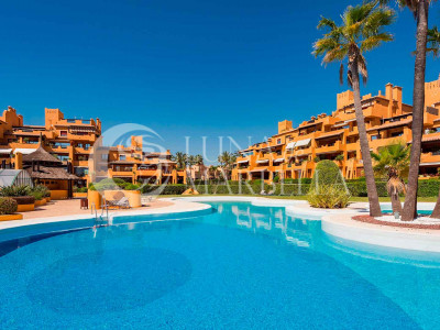 Apartamento en venta en Estepona