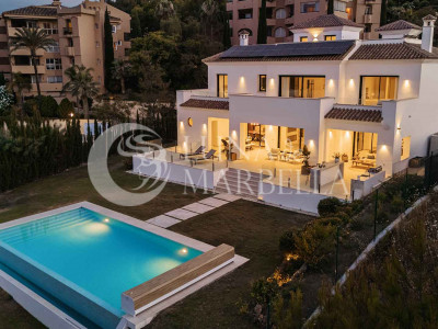 Villa en venta en Elviria, Marbella Este