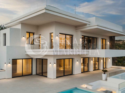 Villa en venta en Estepona