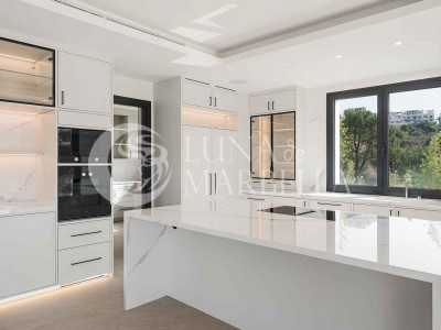 Villa en venta en Estepona