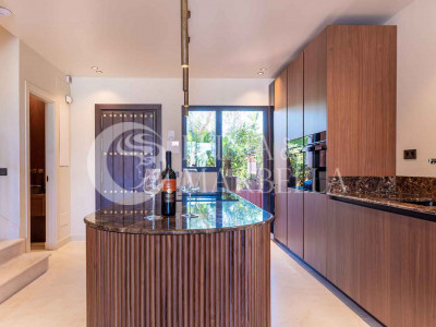 Town House for sale in Marbella Golden Mile