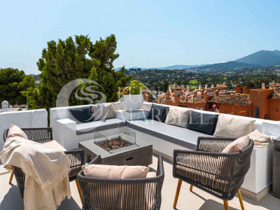 Penthouse for sale in Nueva Andalucia