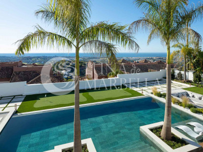 Villa for sale in Benahavis