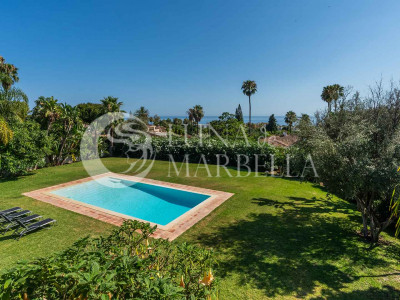 Villa for sale in Marbella Golden Mile